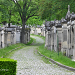 Cmentarna alejka - Père-Lachaise, Paryż.